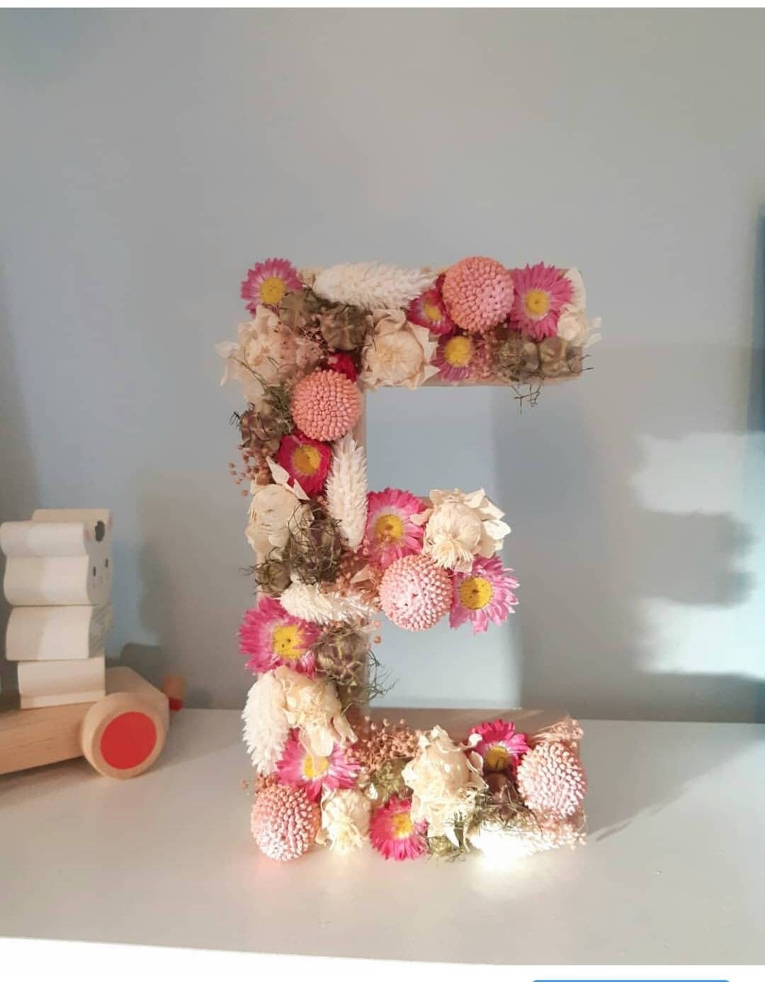 Lettre en Fleurs Séchées. Idée Cadeau Naissance, Baptême. Anniversaire. Initiales Mariage. Cadeau Pe