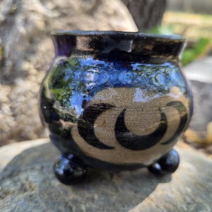 Calderone in ceramica con smalto galattico e fasi lunari - Vaso cosmico in gres fatto a mano