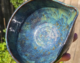 Ryūjin Chawan - Handmade Ceramic Tea Bowl with Spout