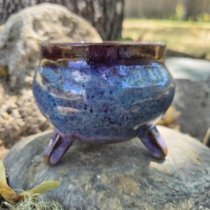 Calderone in ceramica color mirtillo - Vaso rituale in gres fatto a mano