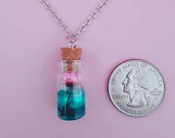 TERRARIUM NECKLACE , Nature Necklace , Resin Necklace , Live Plant Necklace , Wildflower Necklace , Real Flower Necklace , Bestfriend Gift