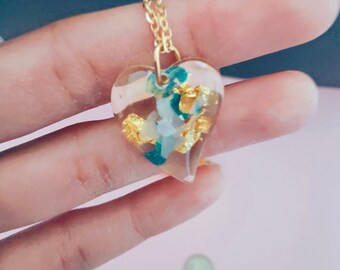 Geometric Pendant Resin Fashion Necklace, Heart Shaped Resin Pendant, Stone Resin Pendant, Blue Pendant with Gold, Whip Chain Retro Necklace