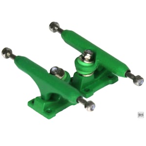 32mm Pro Fingerboard Trucks - &quot;Lucky Greens&quot; Space Trucks with Lock Nuts, Screws, and Tool