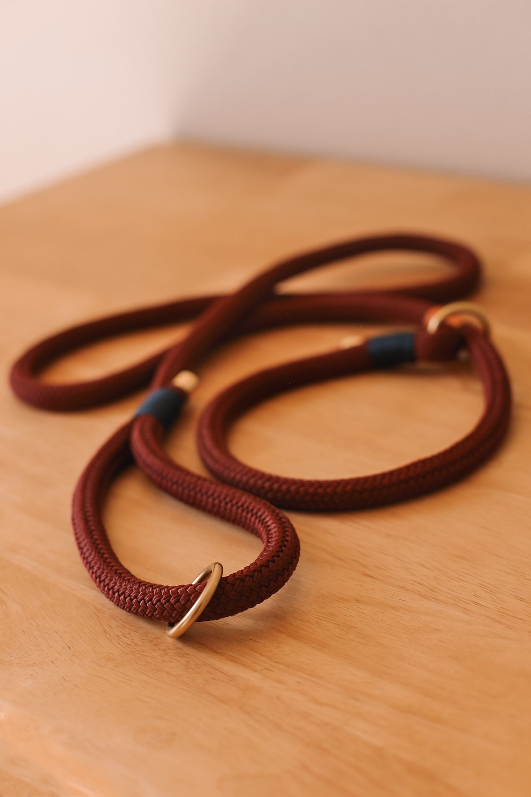 Wine N Roses Solid Leash main image 0