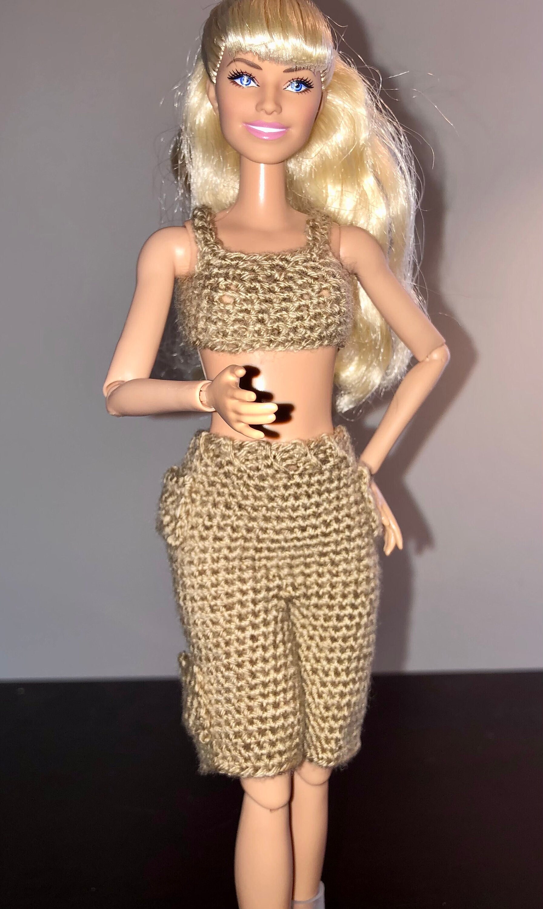 Barbie - Poupée Fashionista #172 ensemble coeurs