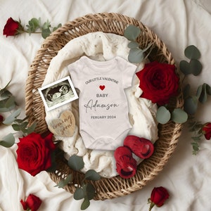 Valentinstag Schwangerschaftsankündigung, einfache Babymitteilung Digital für Social Media, Fälligkeitsdatum der Babyenthüllung, Februar-Babyenthüllung
