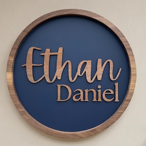 Minimalistisches Namensschild aus Holz, Benutzerdefinierte Kinderzimmer-Wanddekoration, personalisiertes rundes Marinezeichen, handgemachtes Baby-Namensschild für Kinderzimmer oder Kinderzimmer