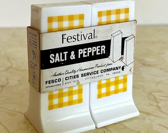 Vintage Yellow Checked Salt Pepper Shakers, FESCO Plastic Deadstock, Gingham Checks, RV Trailer Picnics