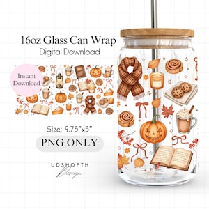 Puede incluir: Un envoltorio de lata de vidrio transparente con tapa de madera, con un diseño temático de otoño. El diseño incluye calabazas, bufandas, hojas y productos horneados. El tamaño del envoltorio es de 24,77 cm x 12,7 cm. El texto dice "16oz Glass Can Wrap Digital Download".
