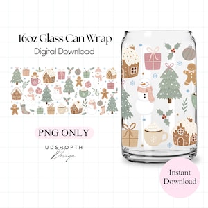 Könnte beinhalten: Eine transparente 473 ml Glas-Can-Wrap mit festlichem Winterdesign. Der Wrap zeigt Lebkuchenhäuser, Schneemänner, Weihnachtsbäume und Geschenkboxen in sanften Pastellfarben. Der Text lautet "16oz Glass Can Wrap Digital Download" und "PNG ONLY".