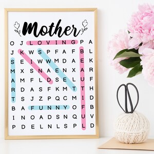 Puede incluir: Un rompecabezas de búsqueda de palabras imprimible con la palabra "Madre" en la parte superior. El rompecabezas está en un esquema de color rosa claro y azul y presenta las palabras "cariñoso", "inteligente", "divertido", "hermoso" y "amable".