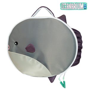 May include: A grey, fish-shaped backpack with white trim and a handle. The backpack has a white zip and a light grey pocket. The text "OCEANARIUM" is displayed in a green and blue rectangle.
