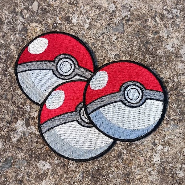 Patch Pokémon pokeball ricamata termoadesiva