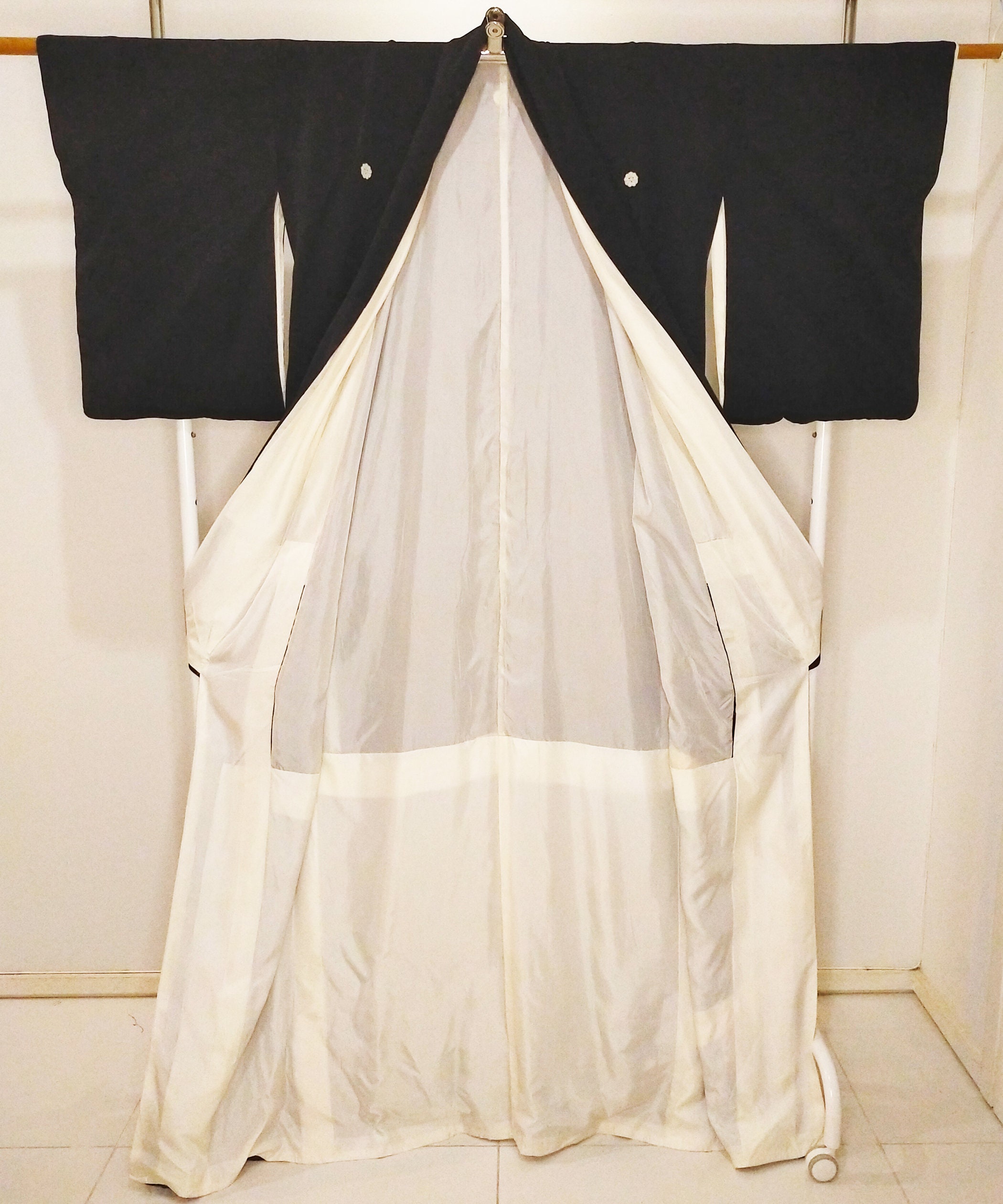 Vintage Kuro Tomesode Kimono Chirimen Silk KKT0010 GOOD - Etsy UK