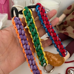 Paracord multi color Schlüssel- / Taschenanhänger mit Reißverschluss
