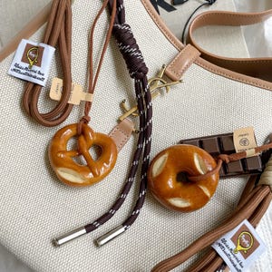 Bretzel et bagel chocolat Pendentifs de sac cordon noir et marron / Porte-clés