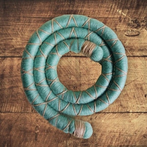 Aqua. Grün/blaue Dreadlock Haarspirale. Biegsamer, Schaden vermeidender, frecher Spiralock. Perfekte Lok Haarwickel. Pferdeschwanz & Dutthimmel. Frech Bild 1