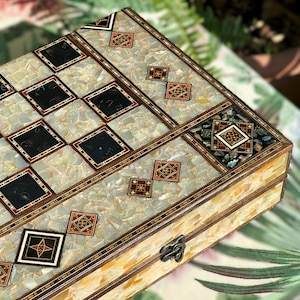Jeu d'échecs et de backgammon unique 20" du Liban avec des perles de la Méditerranée