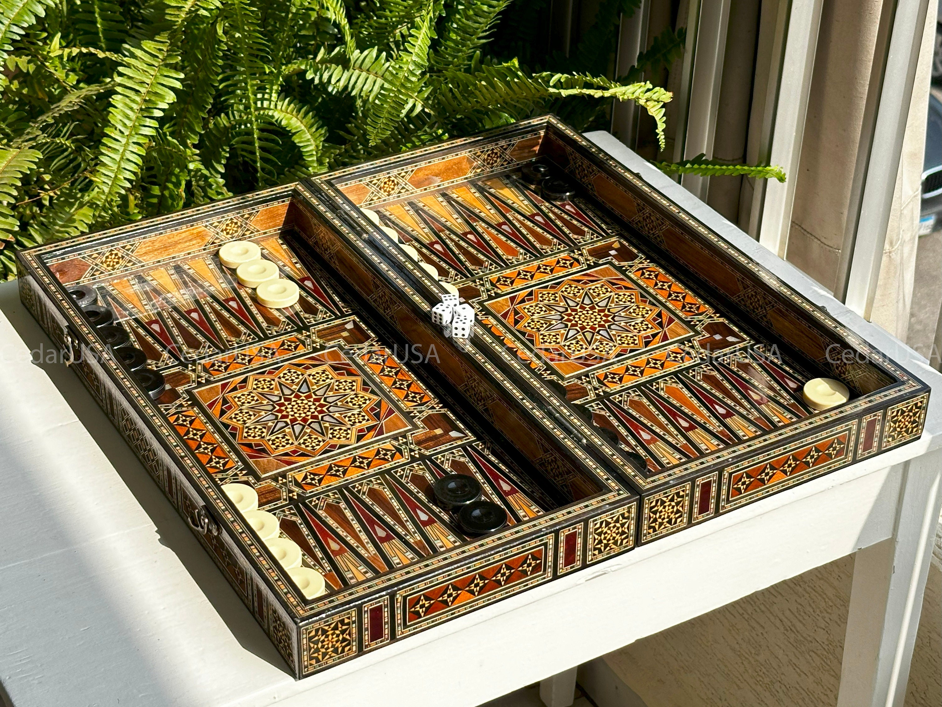 Plateau De Backgammon Et échecs 20 Pouces – Nacre Artisanale – Liban