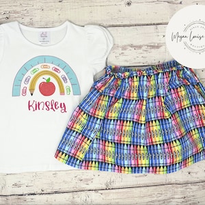 Zurück in die Schule Outfit, Buntstift-Design, besticktes Hemd, Rock und Hemd, zur Einschulung, Regenbogen-Schule