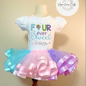 Vier süße Geburtstags-Outfit, Candy Geburtstags-Outfit, 4. Geburtstag Outfit, süßes Geburtstags-Shirt, Candy Geburtstags-Thema, Cupcake, Custom