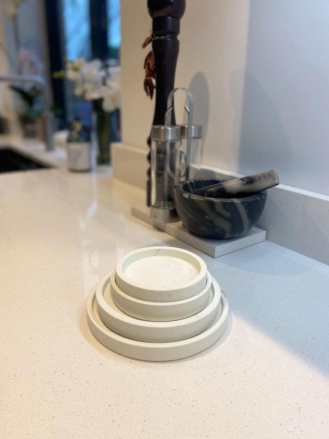 Multiple Sizes Concrete Small Round Decorative Trays Soap Bottle Dish