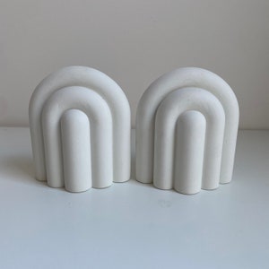 Sujetalibros de arco de hormigón / Soportes para libros / Decoración de estanterías modernas / Decoración nórdica para el hogar imagen 5