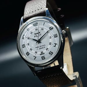 Vintage HMT Pilot Watch Dial Hand Winding {Hand-winding} Men&#39;s Watch Movement 17 jewels