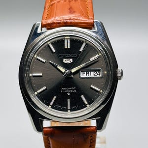 Rare Vintage Seiko 5 Automatic ,  Black Dial, Silver Case Day/Date Caliber No. 6319 ,Men&#39;s Wrist Watch Japan Made