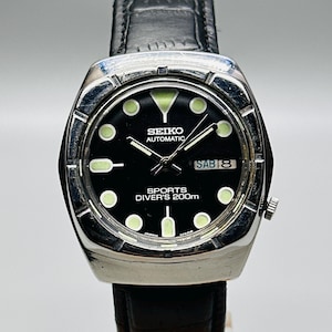 Preowned  Vintage Seiko Sport Divers 200M Automatic , Black Dial, Silver Case, Day/Date  Caliber No. 7009, Men&#39;s Wrist Watch Japan Made