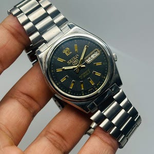 Rare Vintage Seiko 5 Automatic , De Black Dial, Silver Case, Day/Date  Caliber No. 7s26, Men&#39;s Wrist Watch Japan Made,