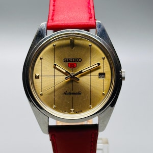 Rare Vintage Seiko 5 Automatic , Gold Dial, Silver Case, Day/Date Men&#39;s Wrist Watch Japan Made