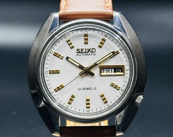 ヴィンテージ セイコー 5 自動巻き ホワイト ダイヤル ローマ数字 曜日