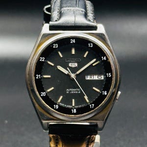 Rare Vintage Seiko 5 Automatic , Railway Black Dial, Silver Case Day/Date Rare Caliber No.7s26 Men&#39;s Wrist Watch Japan Made