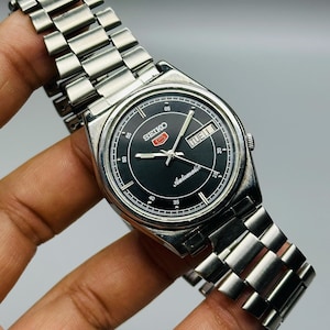 Rare Vintage Seiko 5 Automatic , Black Dial, Silver Case, Day/Date  Caliber No. 7009, Men&#39;s Wrist Watch Japan Made,