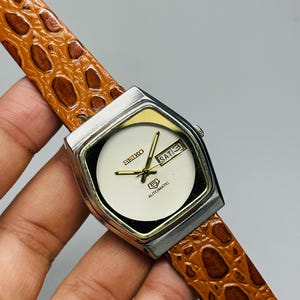 Rare Vintage Seiko 5 Automatic ,  Silver Dial, Silver  Case Day/Date Caliber No. 6319 ,Men&#39;s Wrist Watch Japan Made