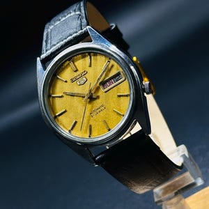 Rare Vintage Seiko 5 Automatic , White Dial, Silver Case Day/Date Rare Caliber No.7009 Men&#39;s Wrist Watch Japan Made