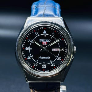 Rare Vintage Seiko 5 Automatic , Black Dial, Silver Case Day/Date Rare Caliber No.7s26 Men&#39;s Wrist Watch Japan Made