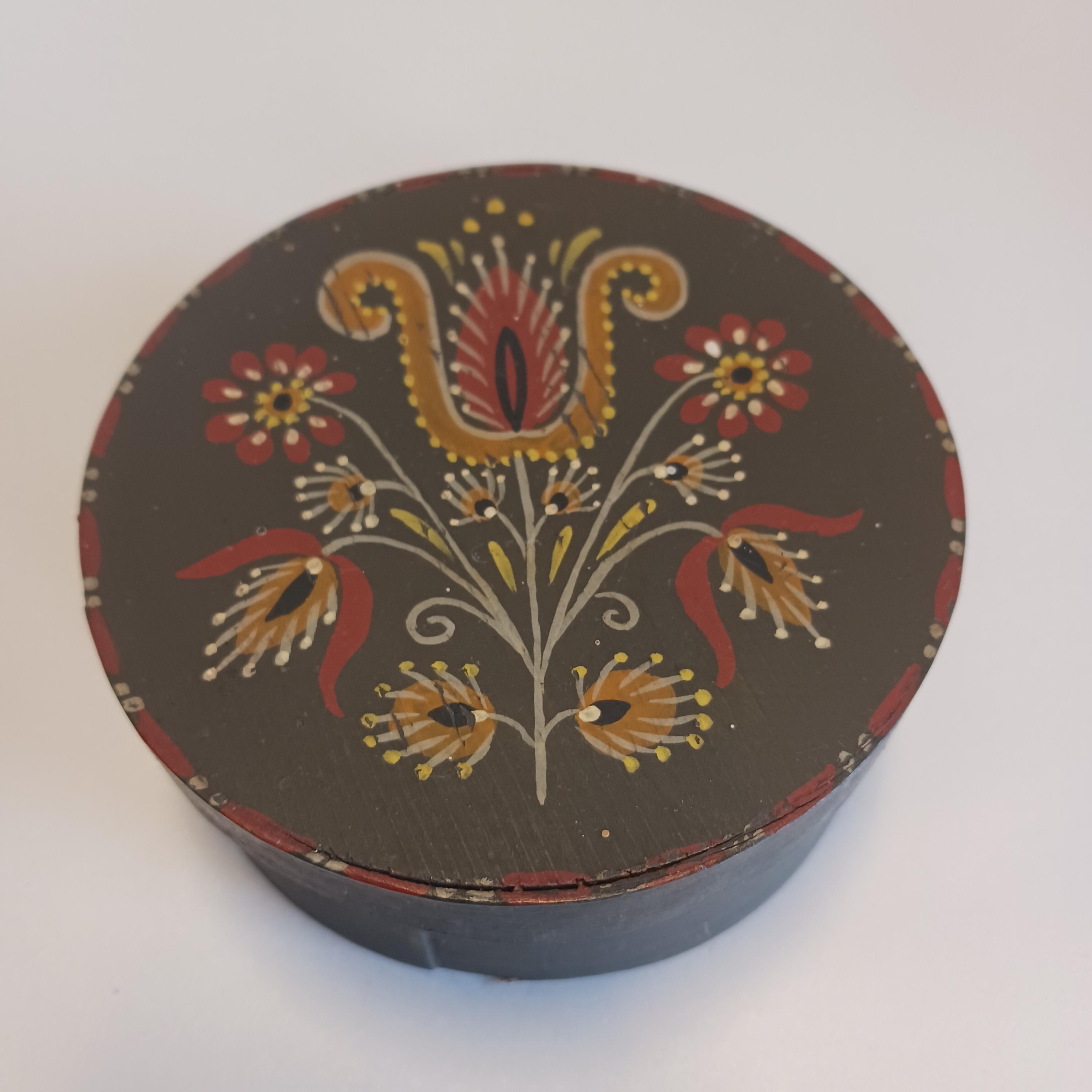 Norwegian Folk Art Round Wooden Box w Rosemailing