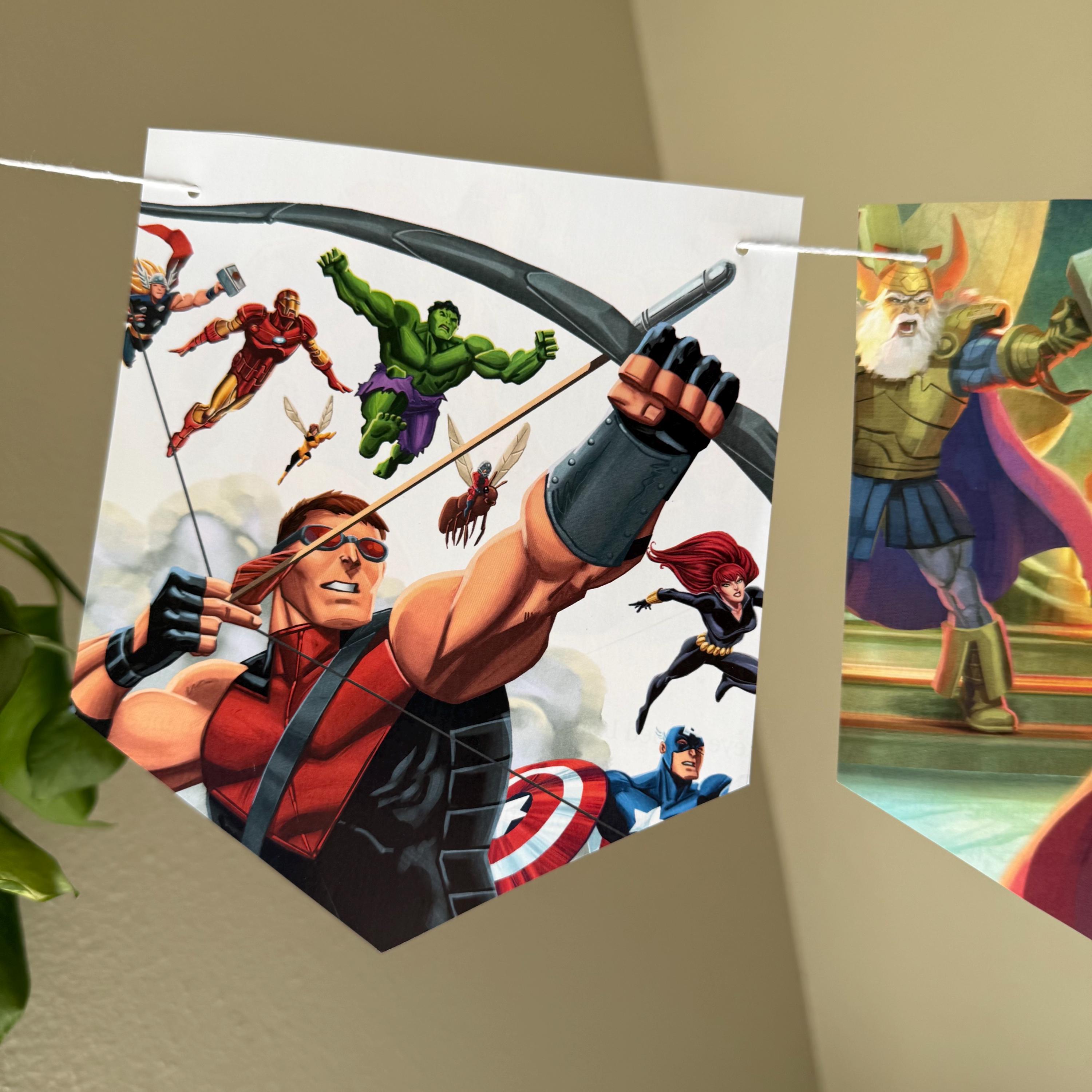 Bandierina Decorativa Avengers Assemble Per Festa Di Compleanno – 2,3 Metri In Plastica - 2