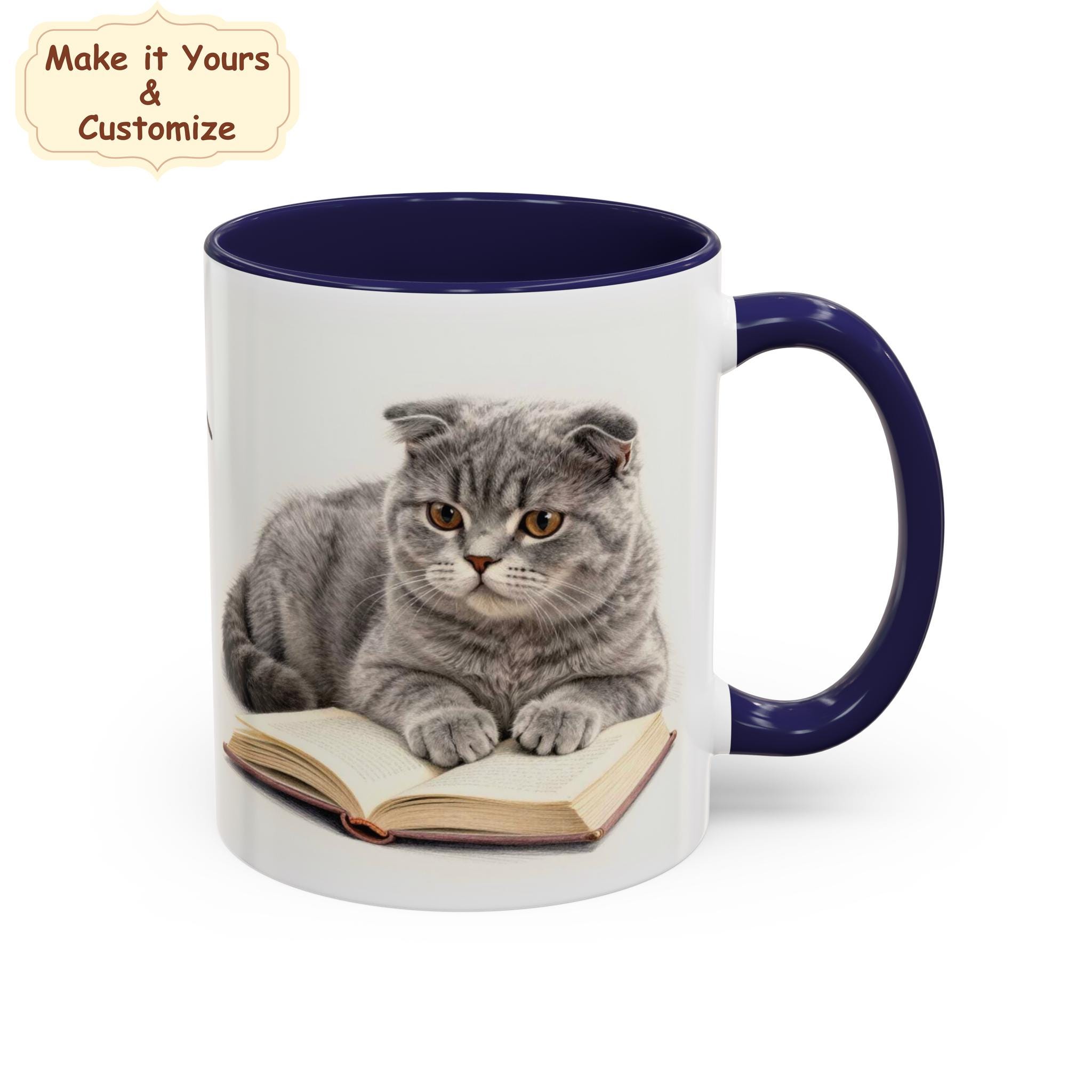 Personalisierte Tasse mit Scottish-Fold-Motiv – das perfekte Geschenk für Katzenliebhaber, Katzenmütter, Katzenfreunde, Bücherwürmer und alle, die gerne lesen