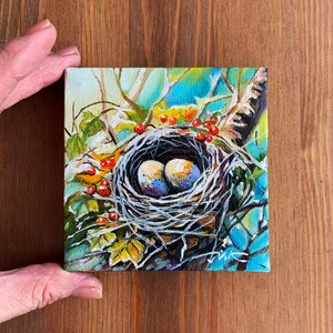 画家の卵の絵です。 たまごのあかちゃん｜福音館書店