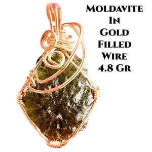 MOLDAVIT KRISTALL KETTE 14K Gold Fill Draht mit Vergoldete Halskette Natürliche Moldavit 4.8 Gr. Handgemachtes Geschenk für Sie und Ihn #2103