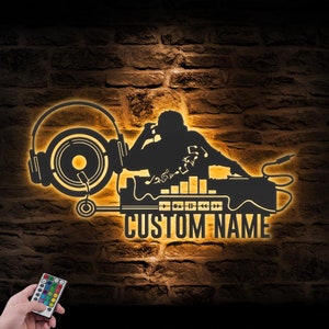 Custom DJ Disc Jockey Music Metal Wall Art With Led Lights Personalized Deejay Headphones Name Sign Home Decor Dee Jay Music Club Decoration