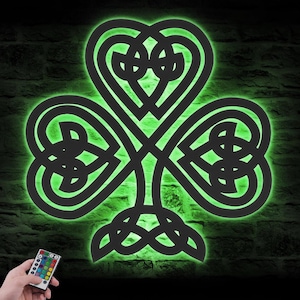 Arte de pared de metal con forma de trébol y nudo celta en forma de corazón, luz LED, letrero de trébol celta, decoración para el hogar, decoración irlandesa de la suerte, regalo de cumpleaños y día de San Patricio