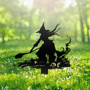 Witch on Broomstick Metal Garden Stake Halloween Metal Yard Art Sign Witch with Black Cat and Crow Outdoor Decor Witch Garden Stake
