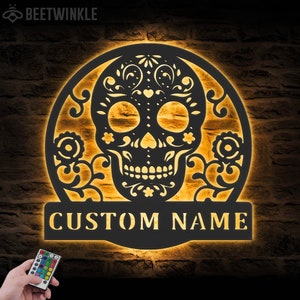 Arte de pared de metal con calavera de azúcar personalizada con luz LED Letrero con nombre personalizado del Día de los Muertos Decoración del hogar Decoración de Halloween del Día de los Muertos