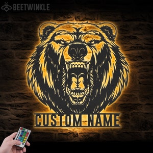 Arte de parede de metal personalizada com urso pardo, luz LED, placa de nome de urso bravo personalizada, decoração para casa, rugido de urso, decoração de animal selvagem, presente de Natal