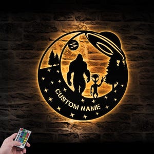 Custom Bigfoot Ailen UFO Metal Wall Art LED Light Personalized Sasquatch Name Sign Home Decor Big Foot Kids Nursery Decoration Xmas Birthday
