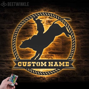 Letrero de metal con luz LED para pared personalizado con diseño de jinete de toro, letrero con nombre de rodeo personalizado, decoración para el hogar, decoración de vaquero montando toro, regalo de cumpleaños para papá